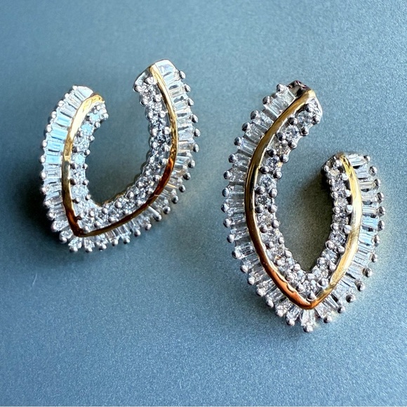 14k Gold Natural Diamond Swirl V Shape Stud Earrings Designer OTC W/ App… - Picture 1 of 8